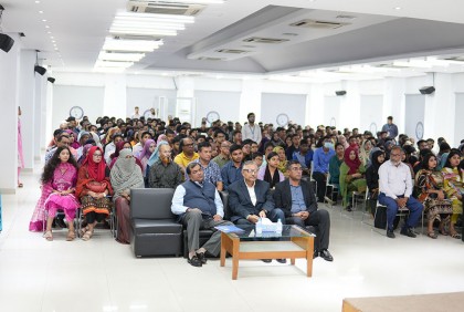 এআইইউবিতে ২০২৩-২৪ সামার সেমিস্টারের নবীনবরণ অনুষ্ঠিত