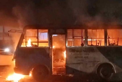 গাজীপুরে সড়ক দুর্ঘটনায় নারীর মৃত্যুর গুজবে বাসে আগুন