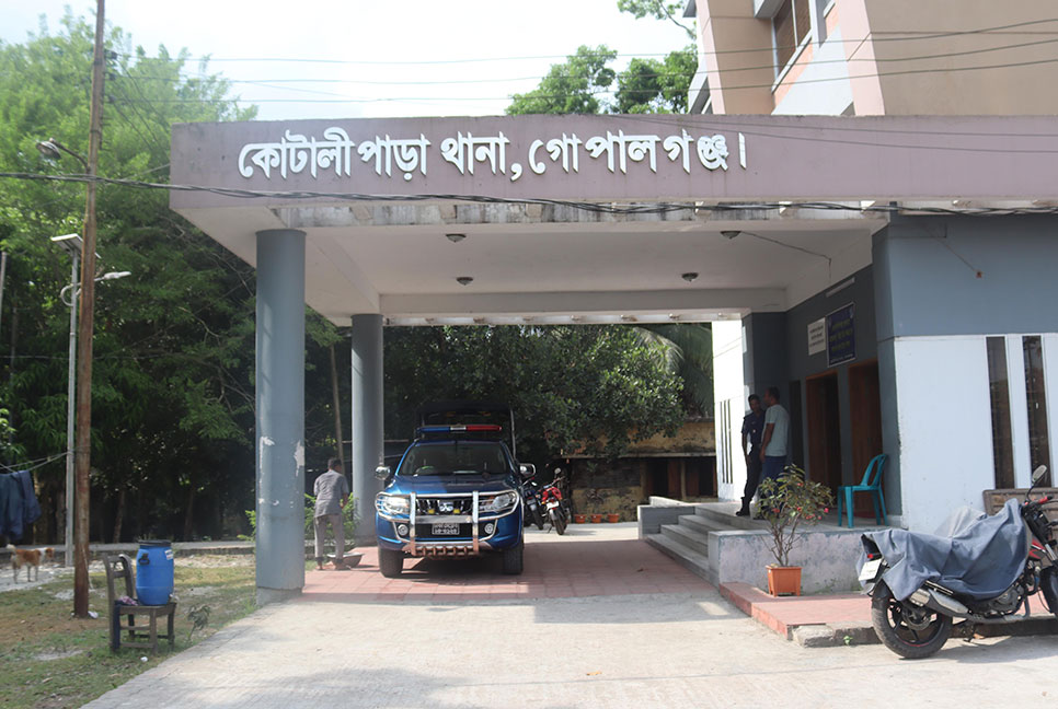 কোটালীপাড়ায় গৃহবধূর আত্মহত্যা