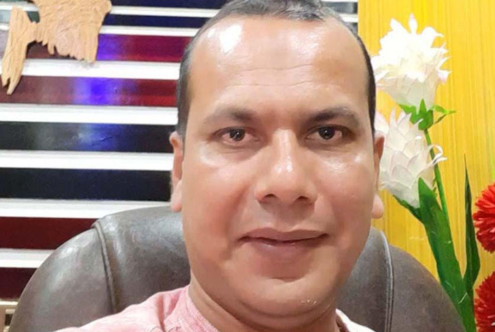আদমদীঘিতে পশুর হাটে অতিরিক্ত
টোল আদায় বন্ধের ঘোষণা