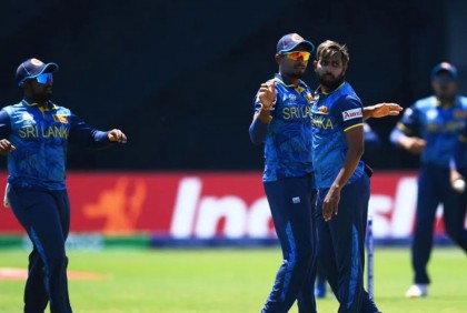 ৭৭ রানে অলআউট; লঙ্কান তারকার কণ্ঠে ক্ষোভ