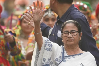 মানুষ ওদের মেরুদণ্ড ভেঙে দিয়েছে: মমতা