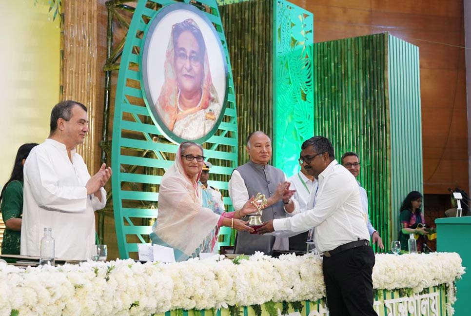 জাতীয় পরিবেশ পদক ২০২৩ পেল আরণ্যক ফাউন্ডেশন