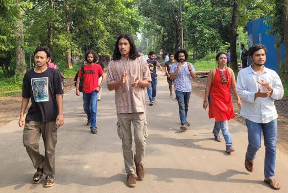 তিন দাবিতে জাবিতে প্রগতিশীল শিক্ষার্থীদের বিক্ষোভ