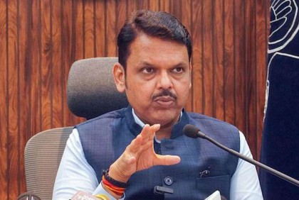 মহারাষ্ট্রে ভরাডুবি, উপমুখ্যমন্ত্রীর পদ ছাড়ছেন বিজেপির ফড়নবিশ