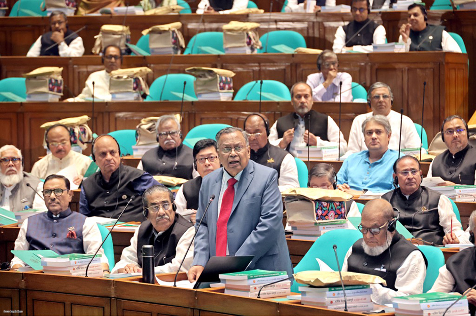 নির্মাণসামগ্রীর দাম কমছে 

