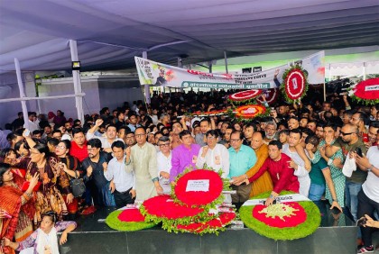 ৬ দফা দিবসে বঙ্গবন্ধুর প্রতিকৃতিতে স্বেচ্ছাসেবক লীগের শ্রদ্ধা