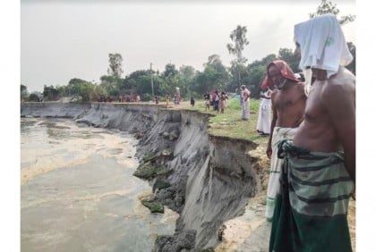 সিরাজগঞ্জে যমুনার পানি বাড়ছে, শুরু হয়েছে ভাঙন