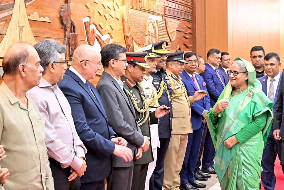 নয়াদিল্লির পথে শেখ হাসিনা