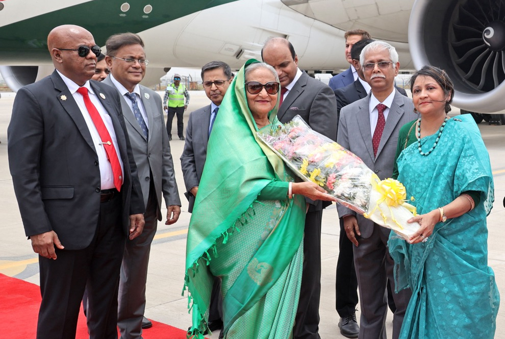 নয়াদিল্লি পৌঁছেছেন শেখ হাসিনা 