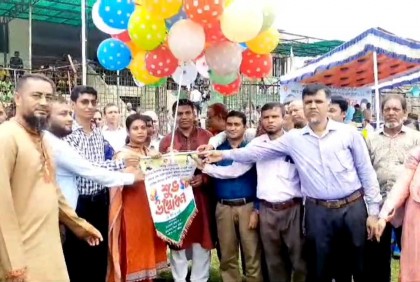লক্ষ্মীপুরে বঙ্গবন্ধু ও বঙ্গমাতা গোল্ডকাপ ফুটবল টুর্নামেন্টের উদ্বোধন