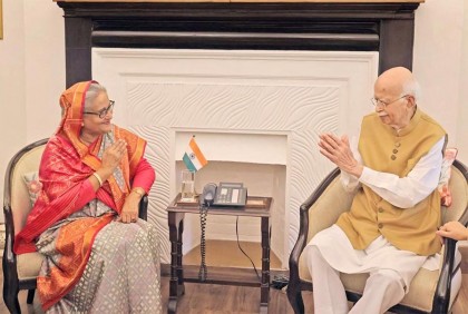 বিজেপির বর্ষীয়ান নেতা এল কে আদভানির সঙ্গে শেখ হাসিনার সৌজন্য সাক্ষাৎ
