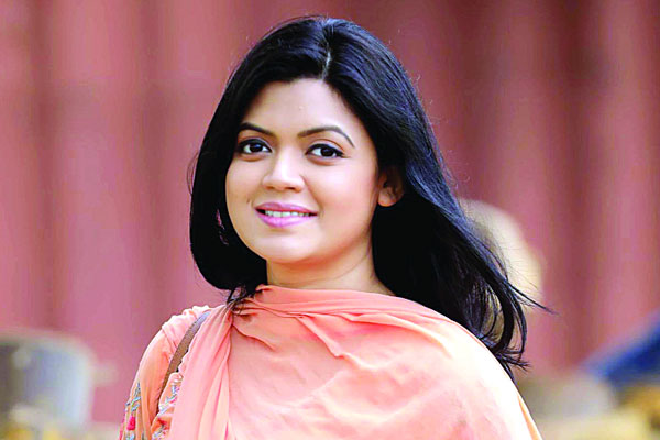 ফিরেই চমক নাবিলার