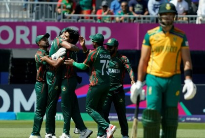তানজিমের তিন উইকেটে প্রোটিয়া শিবিরে ধস, ২৩ রানে নেই ৪ উইকেট!
