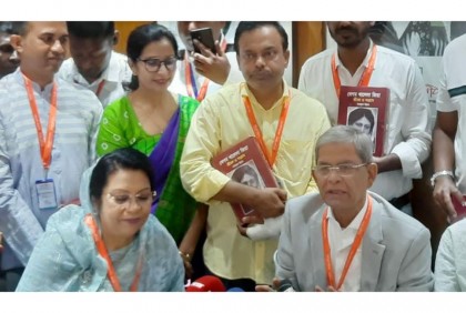 মির্জা ফখরুলের জিয়া স্মৃতি পাঠাগার পরিদর্শন