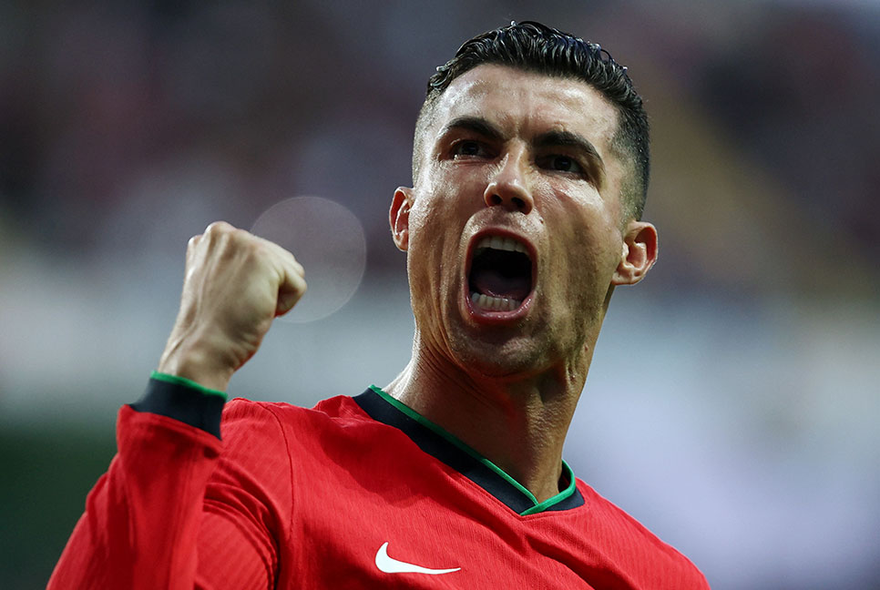 পেলেকে ছাড়িয়ে গেলেন রোনালদো