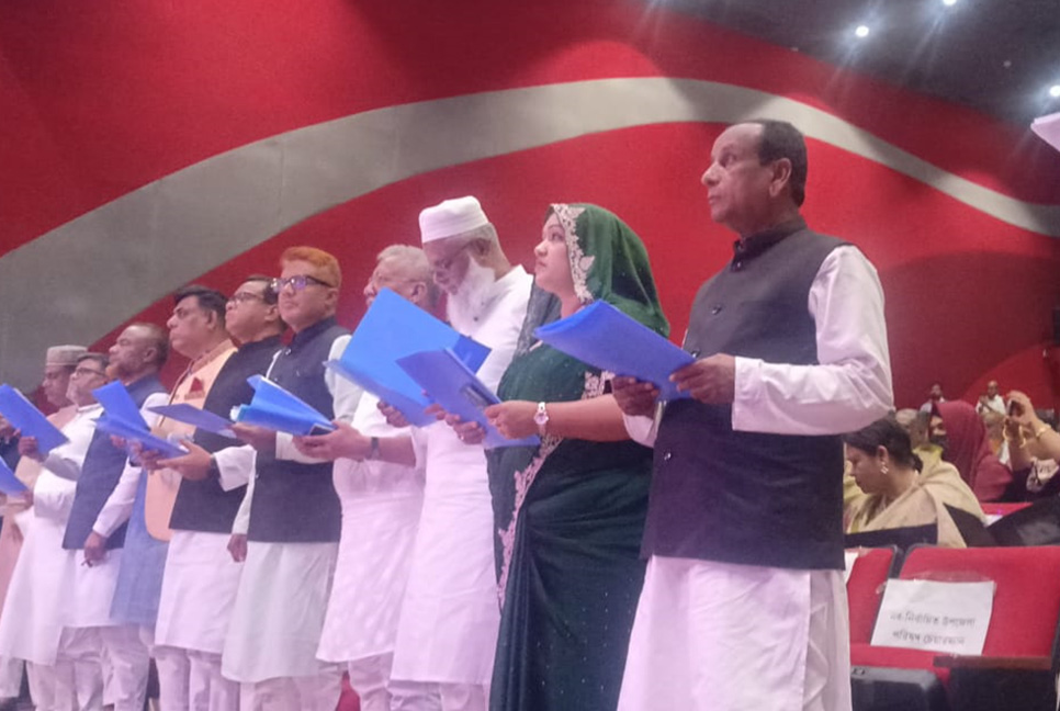 বাউফল উপজেলা পরিষদ চেয়ারম্যানের শপথ গ্রহণ