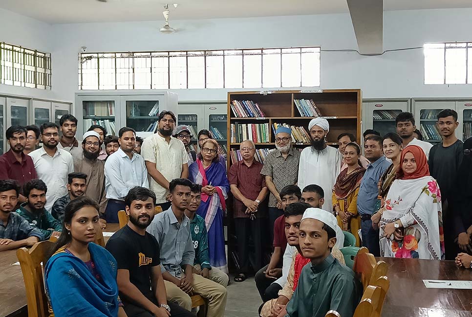 ‌‘বর্তমান সময়ের গ্রন্থাগার ব্যবস্থা জ্ঞান বিকাশের জন্য সহায়ক নয়’