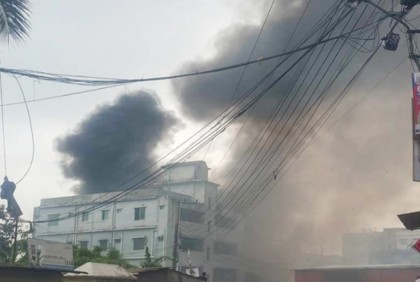 চট্টগ্রামে ঝুটের গুদামে আগুন