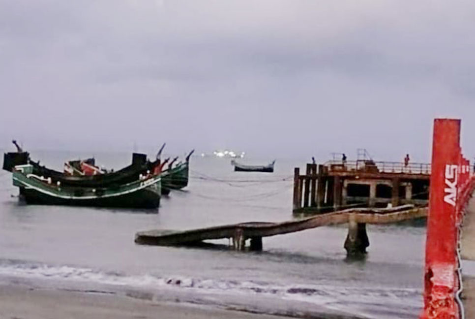 চরম উৎকণ্ঠা ও খাদ্য সংকটে সেন্টমার্টিনবাসী 

