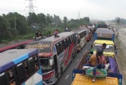 ঢাকা-টাঙ্গাইল মহাসড়কে ১৪ কিলোমিটার যানজট