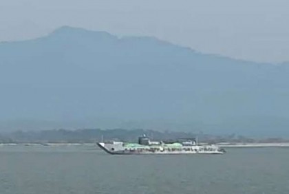 সরে গেছে মিয়ানমারের যুদ্ধজাহাজ, বিস্ফোরণের শব্দও আসছে না