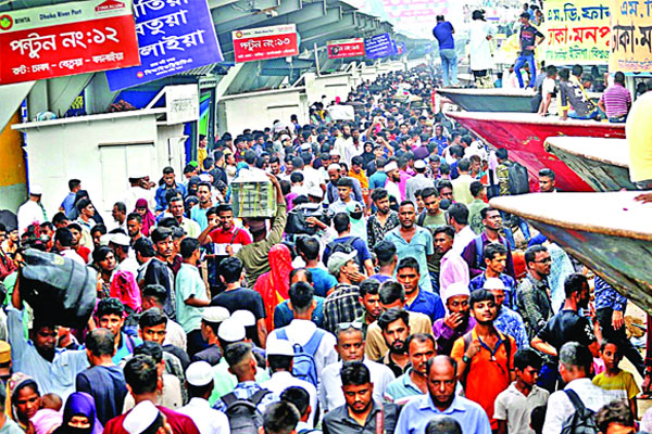 নাড়ির টানে ঘরে ফেরা