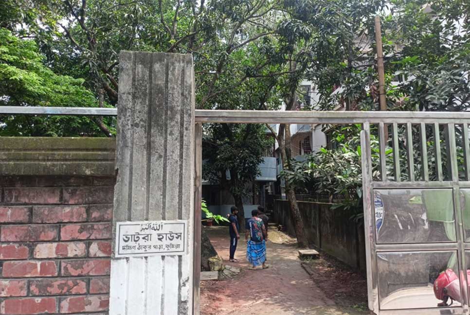 কুমিল্লায় তালা ভেঙে কোরবানির ৩ গরু চুরি