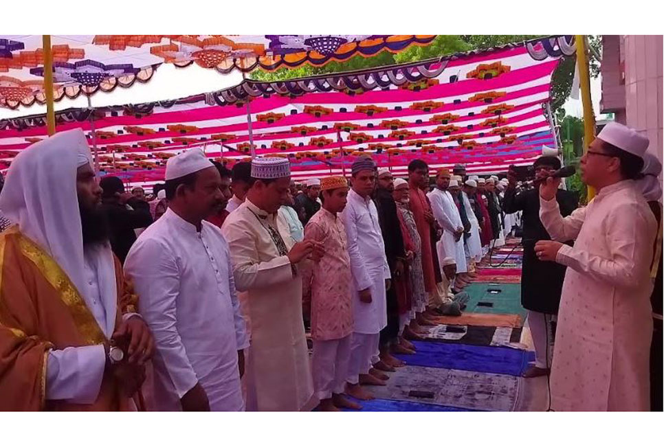  মেহেরপুরে ঈদ জামাত অনুষ্ঠিত  