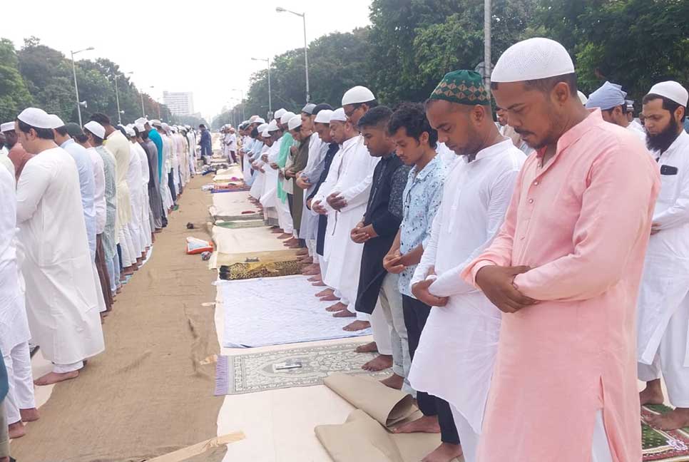 পশ্চিমবঙ্গে ঈদ উদযাপন, রেড রোডে বড় জামাত অনুষ্ঠিত