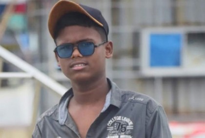 কক্সবাজারে সমুদ্রে নেমে নিখোঁজের ২৯ ঘণ্টা পর ভেসে এলো মরদেহ 

