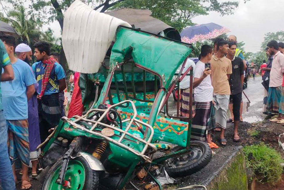 নেত্রকোনায় বাস-অটোরিকশা সংঘর্ষে ব্যবসায়ী নিহত