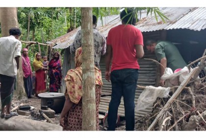 রাজাপুরে বিরোধপূর্ণ জমিতে ঘর উত্তোলনের অভিযোগ