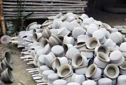 দইয়ের ভাঁড়ই কেবল ভরসা