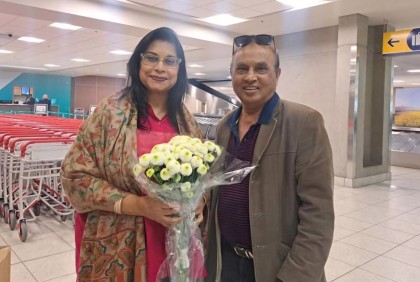 কানাডার ক্যালগেরিতে বরেণ্য সংগীত শিল্পী রেজওয়ানা চৌধুরী বন্যা