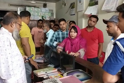 চুয়াডাঙ্গায় বাড়তি ভাড়া প্রতিরোধে বাস কাউন্টার পরিদর্শন