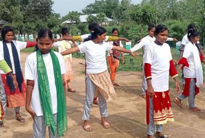 গাইবান্ধায় কিশোরীদের আত্মরক্ষামূলক কারাতে প্রশিক্ষণের উদ্বোধন