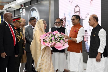 দিল্লি থেকে ঢাকায় ফিরলেন প্রধানমন্ত্রী


