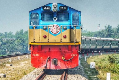 রাজধানীতে মায়ের সামনে ট্রেনে কাটা পড়ল শিশুর পা