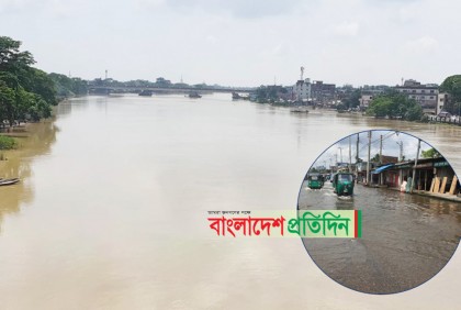 সিলেটে ধীরে নামছে বন্যার পানি, নানা দুর্ভোগ