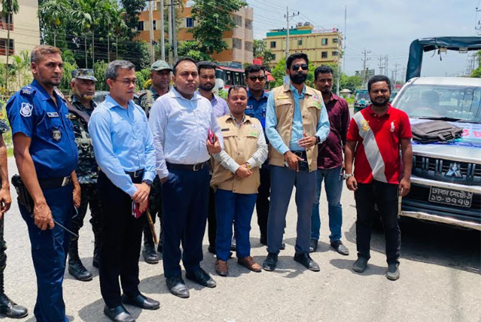 নোয়াখালীতে সড়কে ভ্রাম্যমাণ আদালতের অভিযান