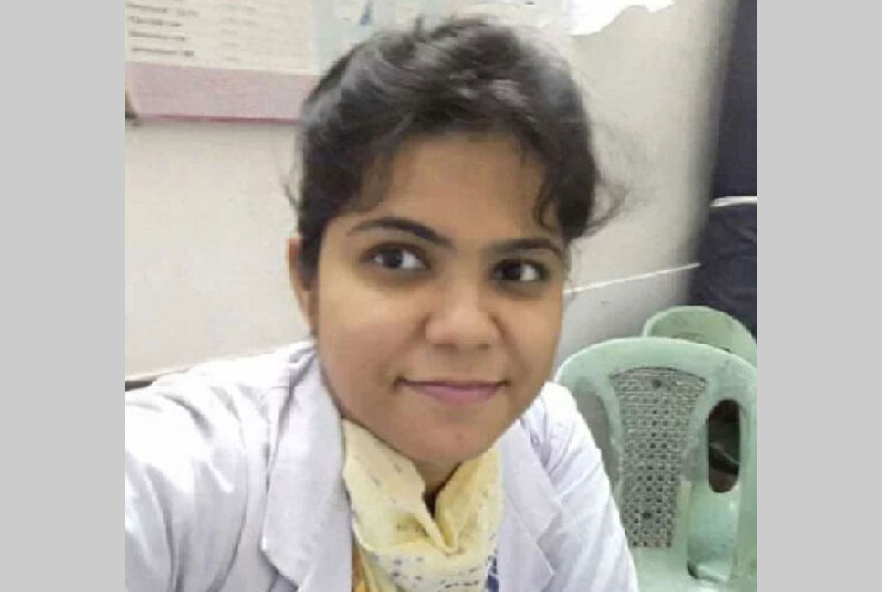 ফেসবুকে যে স্ট্যাটাস লিখে ‘আত্মহত্যা’ করলেন নারী চিকিৎসক