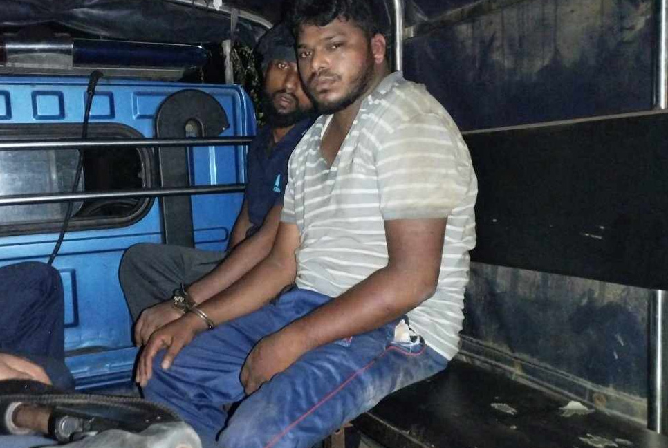 জাবি ছাত্রীসহ দুইজনকে আটকে মুক্তিপণ দাবি, আটক ২
