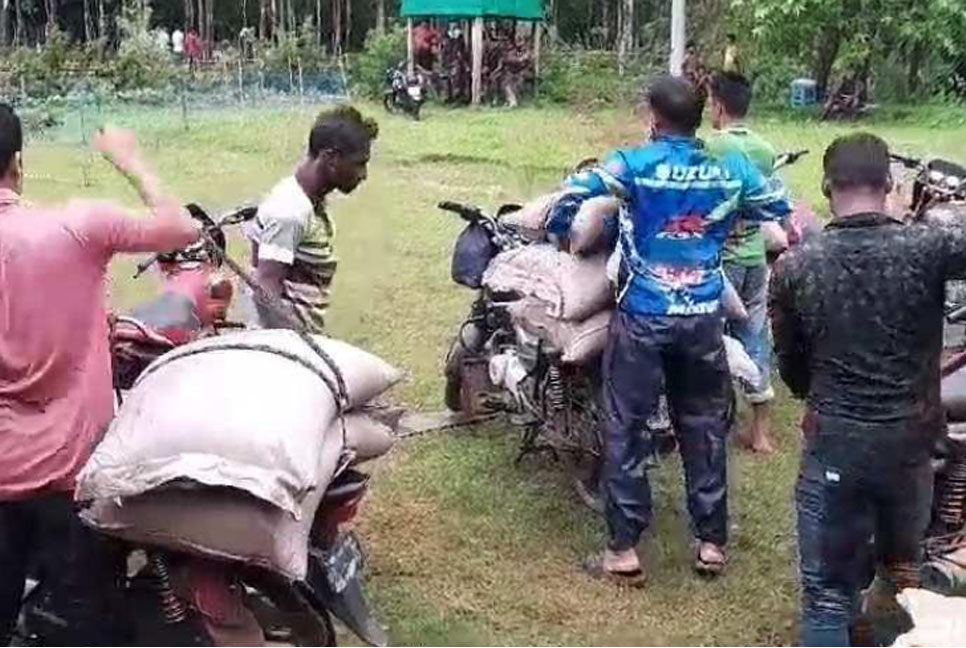  নেত্রকোনা সীমান্তে দেড় কোটি টাকার চোরাচালানের চিনি জব্দ
