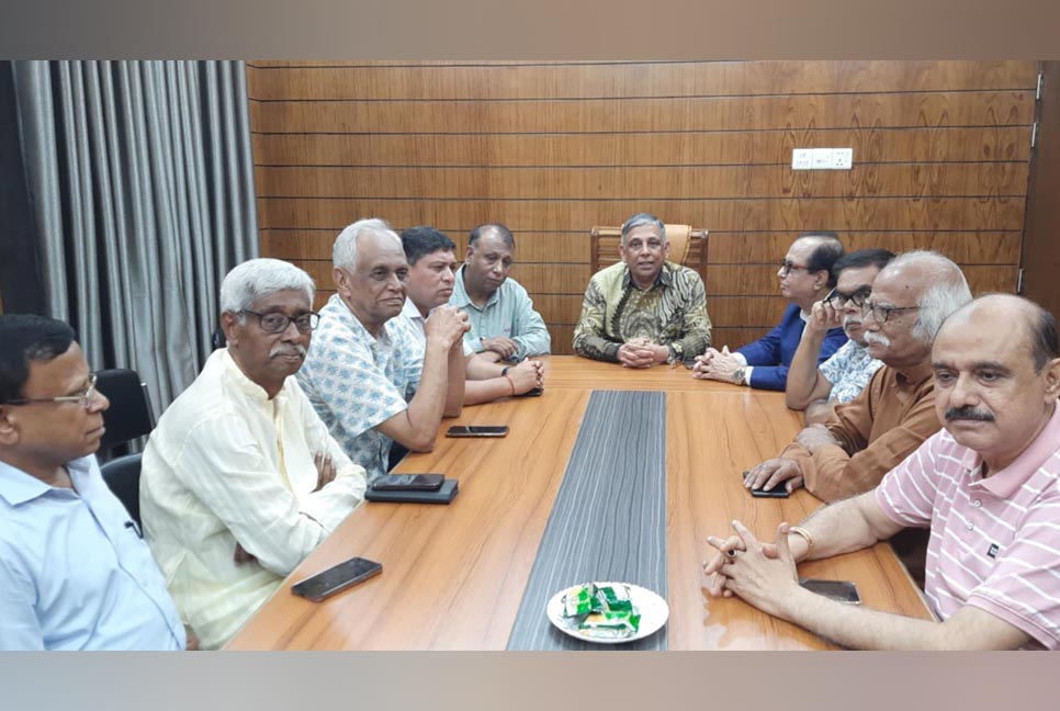 বাহাউদ্দিন নাছিমের সঙ্গে হিন্দু সম্প্রদায়ের নেতৃবৃন্দের মতবিনিময়