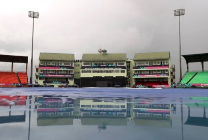 বৃষ্টির কারণে বিলম্বে টস, ম্যাচ পরিত্যক্ত হলে ফাইনালে যাবে ভারত

