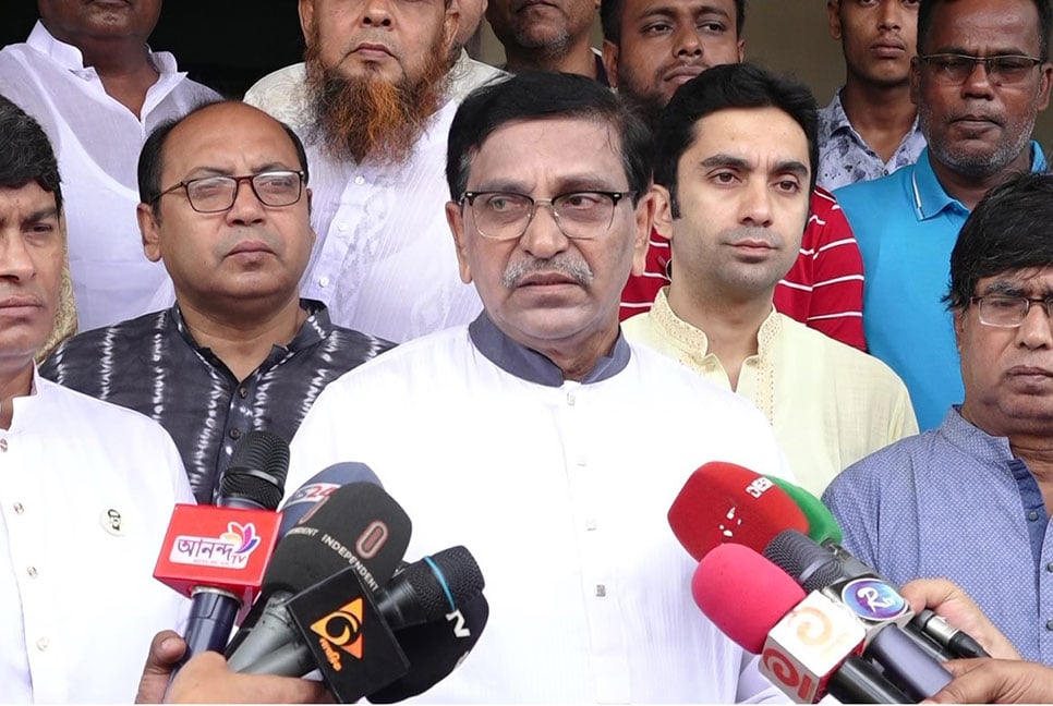 খালেদা জিয়ার মামলা নিয়ে মিথ্যাচার করছে বিএনপি: হানিফ