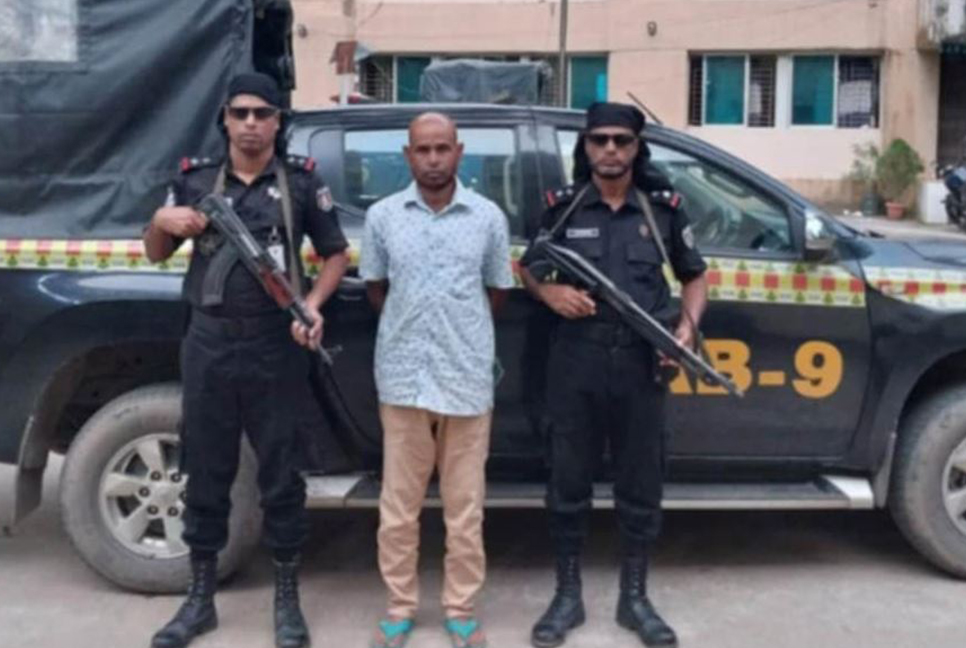 বাঞ্ছারামপুরে ফেনসিডিলসহ  মাদক ব্যবসায়ী গ্রেফতার