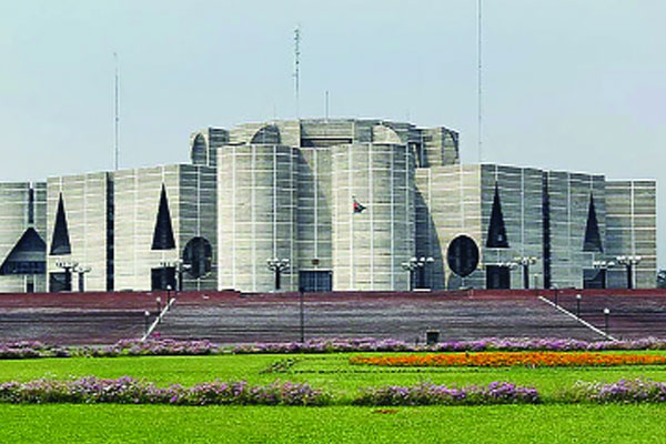 দুর্নীতির বিরুদ্ধে যুদ্ধ চান এমপিরা