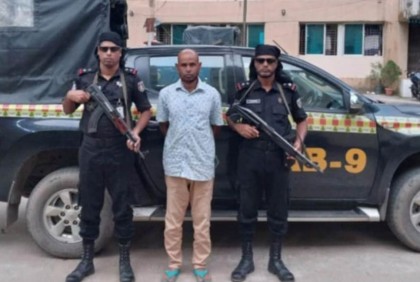 বাঞ্ছারামপুরে ফেনসিডিলসহ  মাদক ব্যবসায়ী গ্রেফতার